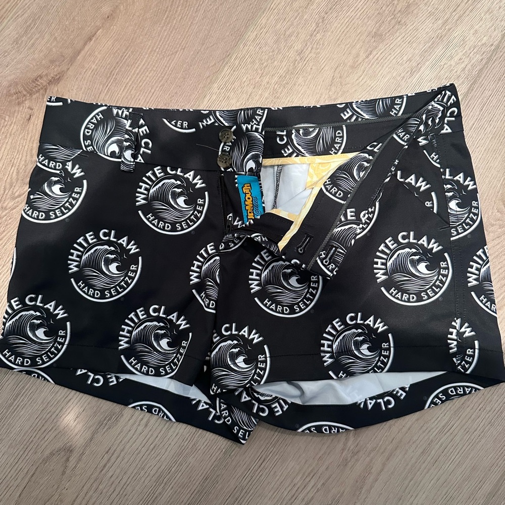 Loudmouth White Claw Black Women's Shorts